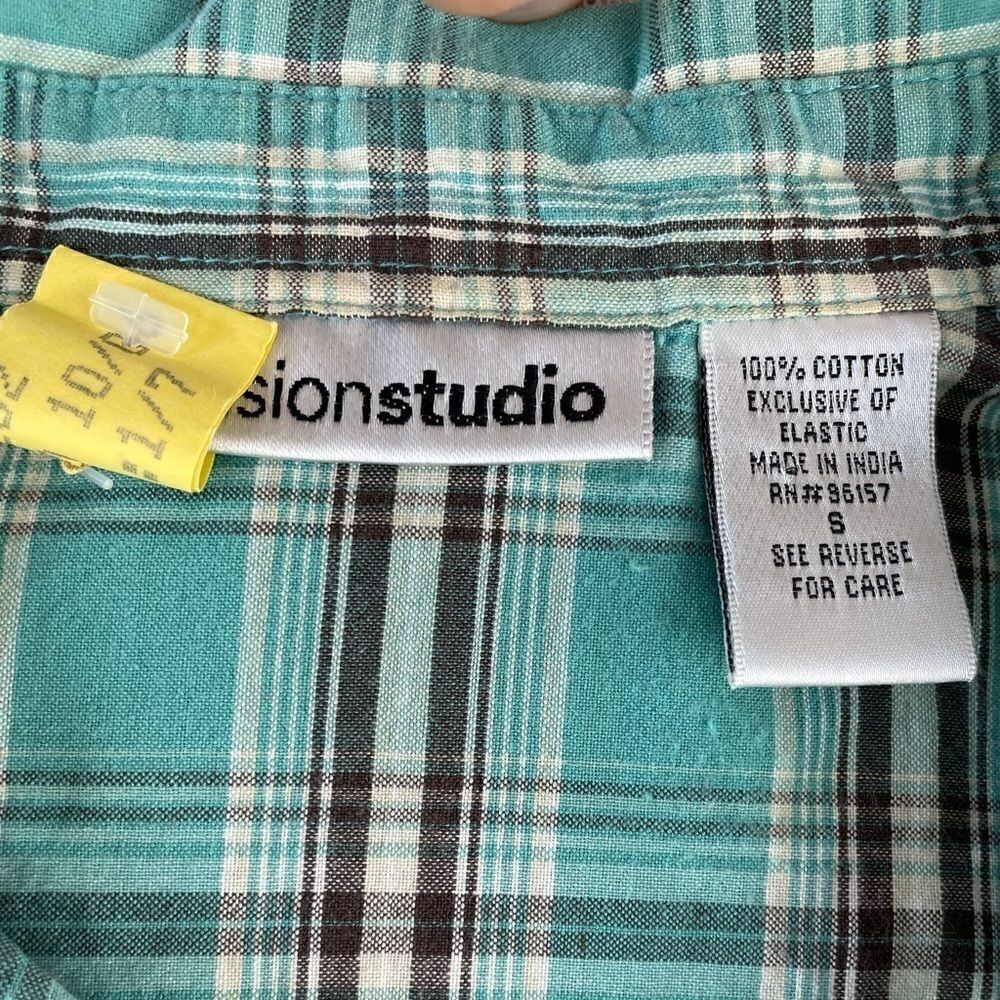Envision Studio Matching Button Down Shirts EUC - Picture 6 of 13